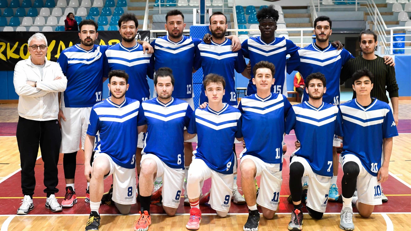 Selçuk Üniversitesi basketbol takımları birinci oldu
